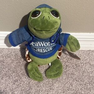 SeaWorld Rescue Green Turtle Plush Toy